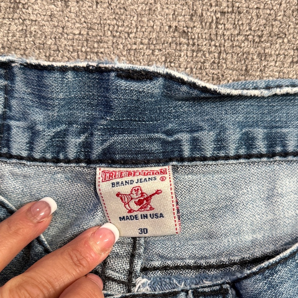 True Religion Light Blue Men’s distressed Jeans - Picture 3 of 4